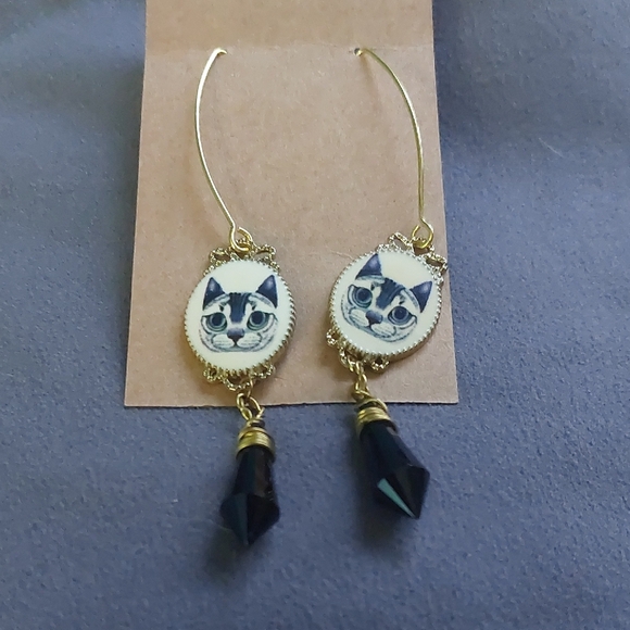 Lolis Jewelry - Cat Earrings Gold Toned Ivory Black Bead Threader Hook Dangles
